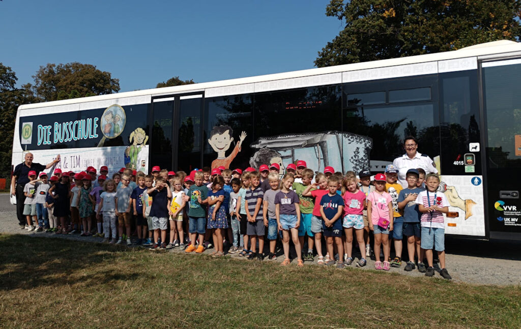 Busschule Vorpommern-Rügen, Schule, Polizei